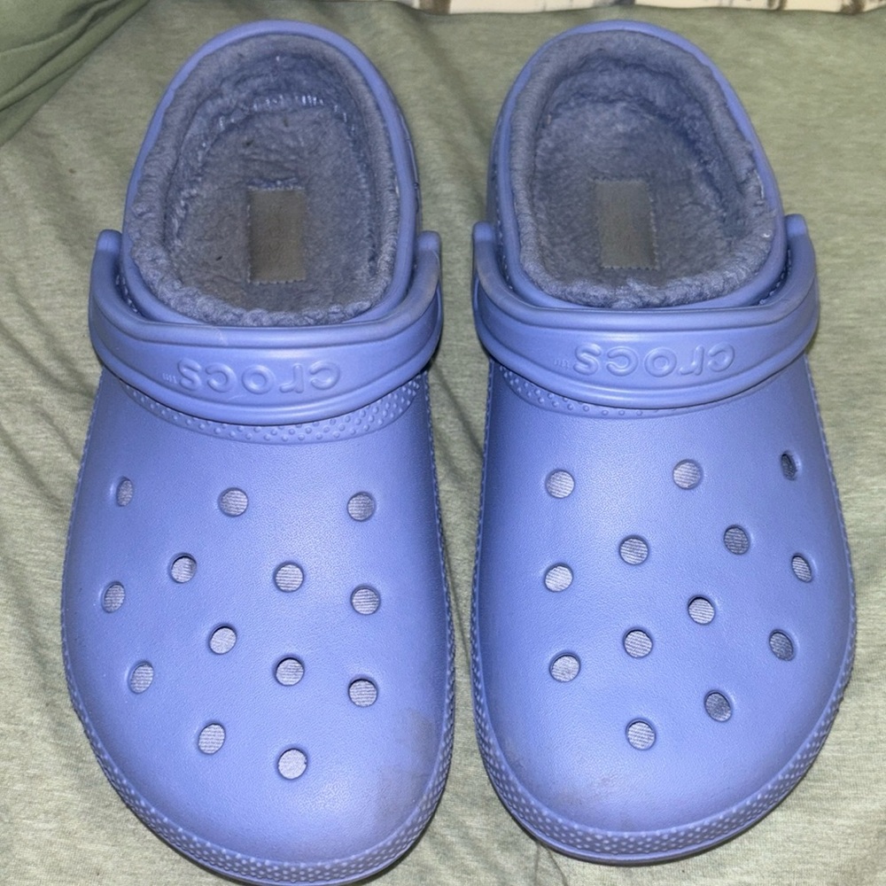 Fuzzy Crocs M7/W9